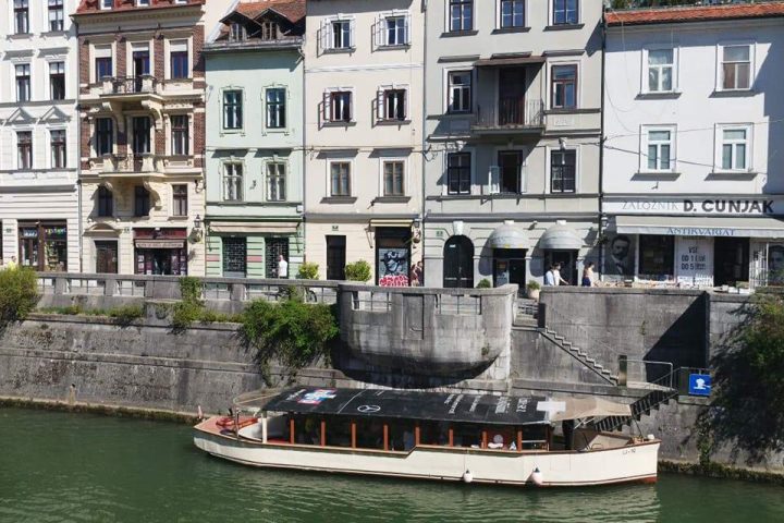Krožna vožnja Riverbus