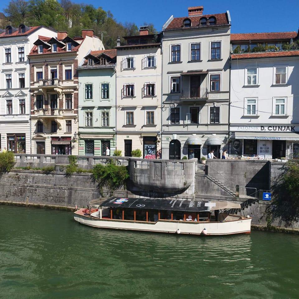 Krožna vožnja Riverbus